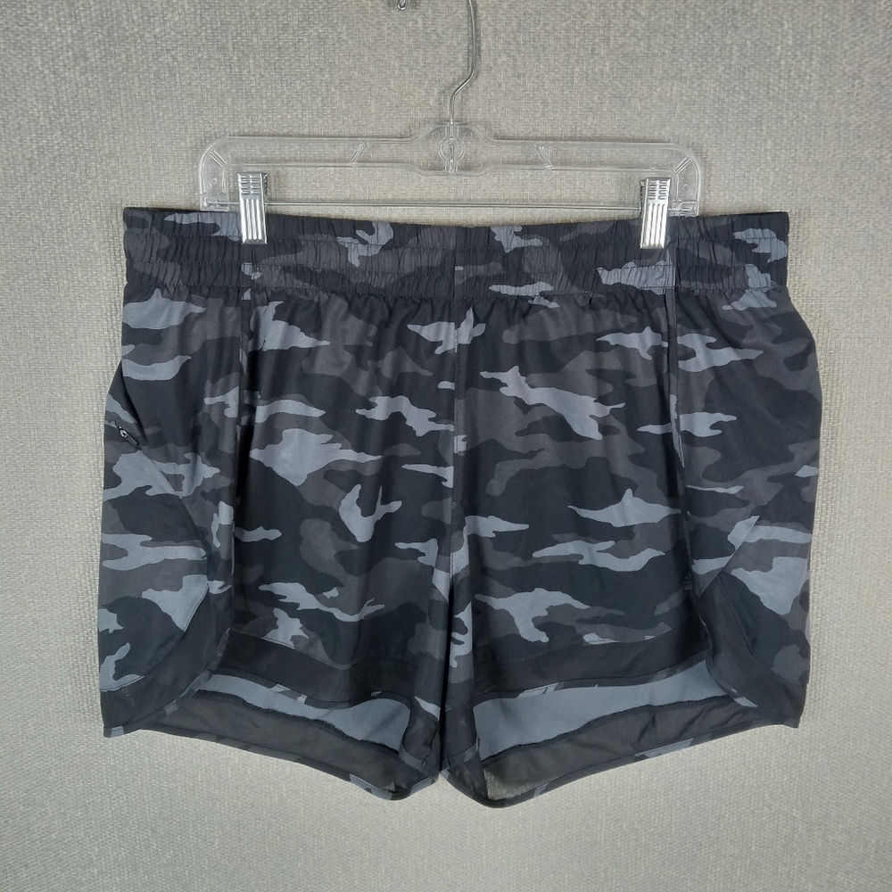 Athleta Printed Mesh Racer Run Short 4" Black Camo Size 1X Running Athletic Gym